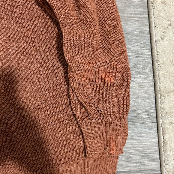 American Eagle Oversized Rust Sweater in Size L/XL - Picture 7 of 9